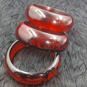 Pulseras de resina hechas a mano para mujer con diseño único, pulseras de resina transparente para uso diario. - Product Image 1