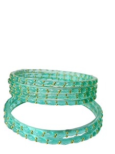 Ensemble de bracelets en verre goutte de pluie finition brillante de qualité supérieure, bijoux traditionnels élégants pour mariages et événements festifs, en vente - Product Image 5
