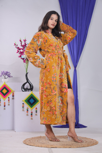 Bata floral de terciopelo para mujer, de longitud completa, manga larga, cuello en V, cierre con cordón, suave y cómoda para otoño - Product Image 4