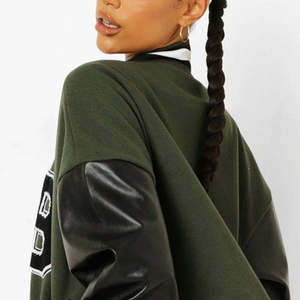 Blouson universitaire oversize en laine épaisse, brodé, élégant, grande taille, avec manches en cuir et épaules tombantes - Product Image 4