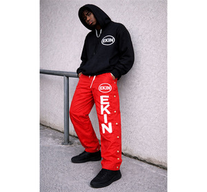 Pantalon de survêtement unisexe en nylon avec logo personnalisé, rayures incurvées, coupe ample, coupe-vent, pantalon de jogging pour homme, grande taille, jambe large - Product Image 3