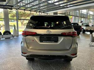 Usado, 2026, para SUV mediano Tuner, motor diésel de 2.8L, versión VX, transmisión automática - Product Image 2