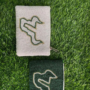Pochette à monnaie zippée faite à la main avec perles et anneau détachable pour ranger l'argent et les cartes lors des matchs sportifs - Product Image 1