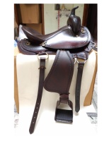 Silla de montar western de cuero genuino marrón para equitación de resistencia con cabezada y pechera a juego, duradera y cómoda