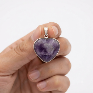 Colgante de Joyería de Plata Bañada con Amatista Natural en Forma de Corazón, Engastado en Bisel, Pulido, Venta al por Mayor - Product Image 3