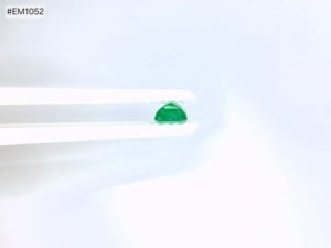 Émeraude zambienne authentique de qualité 3A, octogonale, 2,23 ct, finition excellente, pierre précieuse de haute qualité pour la création de pendentifs et de bagues personnalisés - Product Image 6