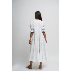 Robe midi en coton blanc pour femmes, col en V, volants superposés, manches bouffantes, style bohème, décontractée, coupe ample, robe longue d'été - Product Image 4