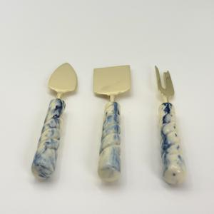 ชุดชีสสแตนเลสคุณภาพวินเทจพร้อมด้ามจับเรซิ่น มีดชีส ของตกแต่งโต๊ะครัว อุปกรณ์ตัดเนยและพิซซ่า - Product Image 4