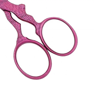 Ciseaux à cuticules en acier inoxydable chirurgical Tegra, les plus vendus, pour droitiers, outil de manucure de haute qualité pour salon et nail art - Product Image 3