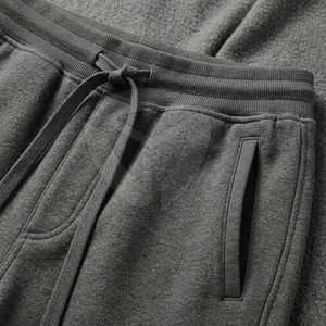 Jogging décontractés pour hommes en tissu doux, coupe confortable, parfaits pour le quotidien, les voyages, les activités de plein air et un style décontracté. - Product Image 5