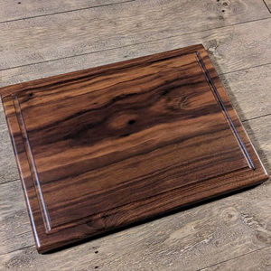 Tabla de cortar de nogal macizo premium, hecha a mano, de madera dura, para cocina, con acabado liso, para restaurantes y regalos. - Product Image 1