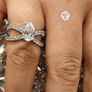 Anillo de Diamante Cultivado en Laboratorio con Corte Pera de 3.40 Quilates, Oro Blanco de 14k con Baño de Rodio, Clásico para Compromiso y Boda, Gran Venta - Product Image 4