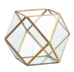 Élégant Porte-Bougie Hexagonal en Laiton et Verre – Décoration Unique pour la Maison, les Mariages et les Centres de Table de Ferme - Product Image 4