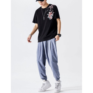 Camiseta Personalizada Bordada para Hombre con Diseño de Rosa, Negra, Manga Corta, Cuello Redondo - Product Image 3