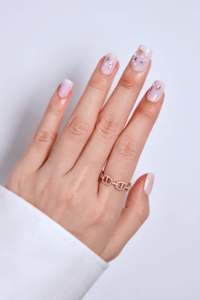 Uñas postizas rosas de alta calidad, forma cuadrada, personalizadas, OEM, ODM, de fábrica, de lujo, con perlas y diamantes de imitación. - Product Image 2