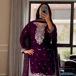 NUEVO TRADICIONAL CONJUNTO FESTIVO DE SHARARA Y PLAZO CON BORDADO DE ENCAJE DE LUJO Y DUPATTA DE SEDA CHIFFON PESADA - Product Image 1