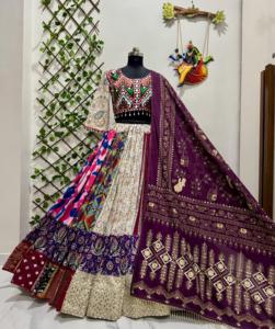 Ensemble Lehenga Choli multicolore de créateur pour Navratri, en coton mousseline épais, avec broderie de miroirs authentique et imprimé numérique, tenue de festival Garba Dandiya - Product Image 6