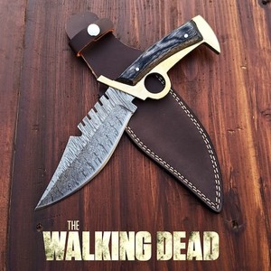 Couteau de survie fixe en acier au carbone inspiré de The Walking Dead, réplique artisanale, étui en cuir premium, vente en gros OEM - Product Image 1