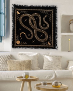 Mantel de Altar de 18 Pulgadas con Estampado de Serpiente, de Algodón, para Tarot, Decoración del Hogar, Hecho por Indian Consigners - Product Image 4