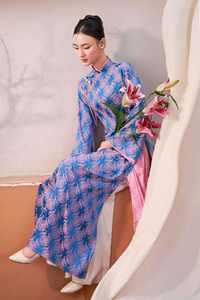 Nouvelle Robe Ao Dai Vietnamienne Réversible à 4 Panneaux, Coupe Droite en A, Brocart Rose, Style Élégant et Doux KAD06 - Product Image 2