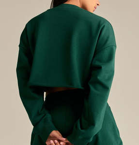 Sudaderas con Capucha Estilo Streetwear para Mujer, con Logotipo Personalizado Impreso, Color Verde Oscuro, Estilo Corto y Grueso - Product Image 5