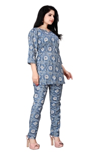 ชุดเซ็ตผู้หญิงสีเทาพิมพ์ลายขายส่ง ผ้าโพลีเรยอน ชุด 2 ชิ้น เป็นมิตรกับสิ่งแวดล้อม คอกลม ชุดวอร์มผู้หญิง ผู้ผลิตขายส่ง - Product Image 3