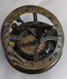 เข็มทิศนาฬิกาแดดทองเหลืองโบราณ พร้อมหน้าปัดตัวเลขโรมัน สำหรับการเดินเรือ - Product Image 2