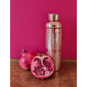 Bouteille d'eau en cuivre gravée, le cuivre peut agir comme un agent anti-inflammatoire naturel, bénéfiquant potentiellement au bien-être général. - Product Image 6