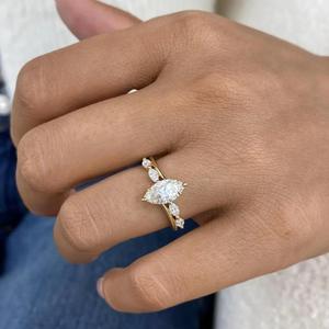 Anillo de Compromiso con Diamante Corte Marquesa para Mujer, Oro Amarillo de 14K, Anillo Solitario con Diamante Cultivado en Laboratorio y Piedras Laterales Marquesa, de Lujo - Product Image 3