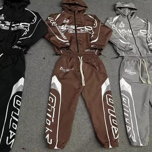 Conjunto deportivo personalizado de gran tamaño, pantalones deportivos holgados de nailon, conjunto de dos piezas para correr, chándal cortavientos de nailon para hombre - Product Image 4