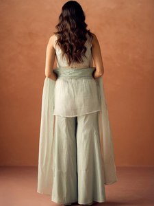 Conjunto de Kurti, pantalón y dupatta de viscosa y seda Chanderi para mujer, con bordado de lentejuelas, ideal para bodas, fiestas y eventos étnicos. - Product Image 5