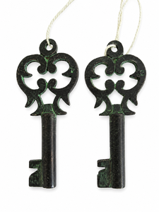 Candado Antiguo de Metal Verde con Diseño Floral Tallado y Dos Llaves, Decoración para el Hogar - Product Image 3