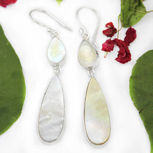 Pendientes colgantes de nácar blanco de moda bohemios modernos, joyería de latón al por mayor chapada en plata 925 para mujer - Product Image 3
