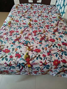 Couvre-lit imprimé floral et oiseaux, style bohème, moderne, toutes saisons, en denim patchwork, rembourrage en coton fait main, pour usage domestique - Product Image 5