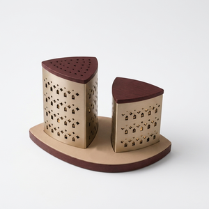 Ensemble d'encensoirs en métal faits à la main avec base en bois, doté d'un design ajouré unique, élégant, à double tour, pièce décorative pour la maison - Product Image 1
