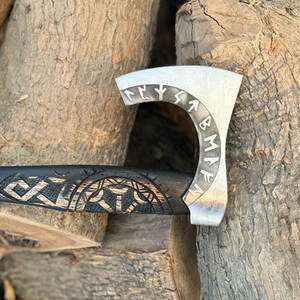 Hacha Vikinga Nórdica con Cabeza de Acero Grabada, Mango de Madera Envuelto en Cuero, Estilo Histórico, para Supervivencia al Aire Libre - Product Image 6