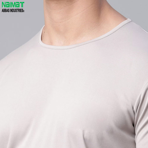 ชุดเสื้อยืดคอกลมสีเทาและกางเกงขาสั้นสำหรับผู้ชายจาก Naimat Abbas Industries แห้งเร็ว สวมใส่สบายในฤดูร้อน พิมพ์ลายโลโก้ด้านหน้า - Product Image 6