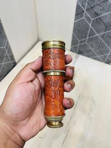 Télescope vintage Dolan London en laiton finition laiton avec boîte en cuir - Product Image 3