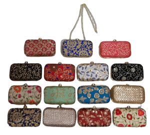 Bolso de Mano Elegante con Borlas para Fiesta o Boda, Modelo 2023, Color Morado, Satinado, Plateado, Dorado o Azul, Lowellcraft FCB04695 - Product Image 1