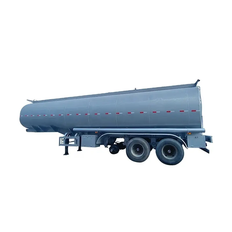 Supporta la personalizzazione di varie dimensioni dei rimorchi per il trasporto di carburante, benzina, diesel e olio