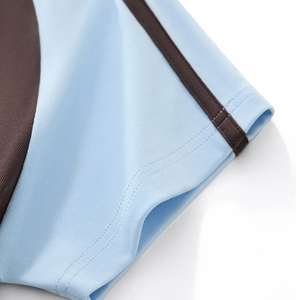 เสื้อยืดครอปแขนสั้นทรงเข้ารูป คอโอ แขนราแกลน แต่งแถบสีตัดกันสำหรับผู้หญิง - Product Image 4