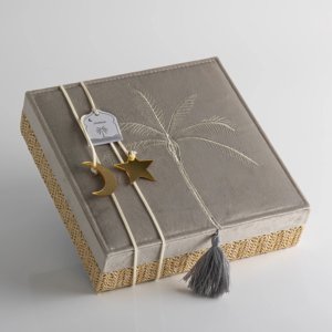 Boîte à bijoux carrée en acrylique brodée à la main avec fleurs et perles, étui en velours, taille et logo personnalisables, artisanat artistique fantaisie, décoration moderne pour la maison - Product Image 4