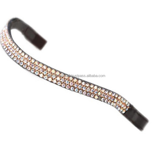 Hermosa banda de ceja de caballo de cuero con cristales transparentes de diamante grande hecha a mano para brida con extremos de bucle personalizados - Product Image 3