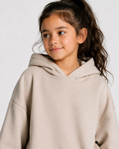 Ensemble de survêtement beige surdimensionné pour fille avec détails contrastants, en molleton de coton respirant, comprenant un sweat à capuche premium et un pantalon de survêtement à jambes larges - Product Image 3