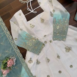 AARIKA TEXTILE Lehenga Choli Dupatta rose brodé traditionnel et magnifique à séchage rapide pour les fêtes, Inde Pakistan, Taille M, Polyester - Product Image 2