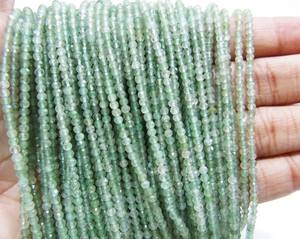 Perles de pierre semi-précieuse rutilée verte naturelle, 2 mm, rondes facettées - Product Image 3