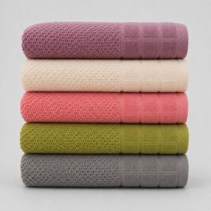 Toalla de rizo diseñada con bucles gruesos para una mayor absorción, manejo cómodo y rendimiento confiable después del lavado. - Product Image 6