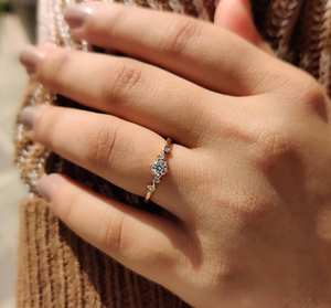 Anillo de Compromiso con Diamante Cultivado en Laboratorio de 1 Quilate, Corte Brillante Redondo, Oro de 10k, 14k, 18k, Sin Níquel, Sin Plomo, Joyería Personalizable al por Mayor - Product Image 1