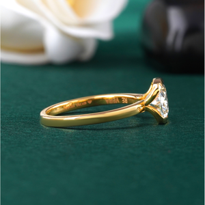 Bague de fiançailles solitaire sertie de diamants ovales de 2,00 carats, cultivés en laboratoire, VVS1 VVS2, style minimaliste en or jaune 14 carats, or massif 18 carats - Product Image 3