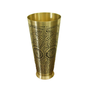 Vaso Patiala de Latón con Diseño Kalamkari Hecho a Mano, Vaso Tradicional para Lassi |   Vajilla Premium para Servir Leche, Jugo y Agua - Product Image 1